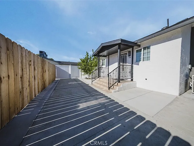 10503 Cantara St #10503 — Photo 13