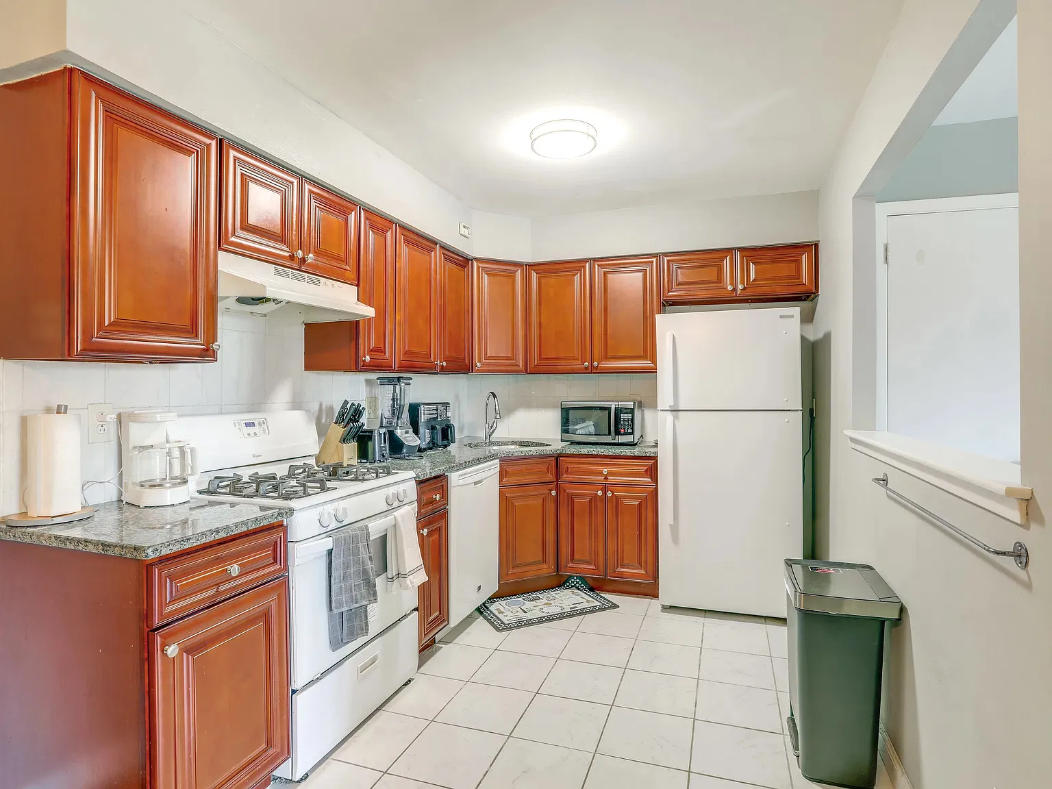 2 bed, 1000 sqft, $2,000 — Photo 3