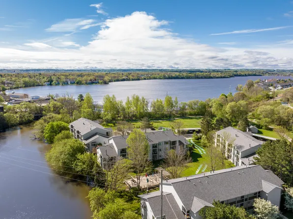 621 Riverine Dr APT 205, Traverse City, MI 49684