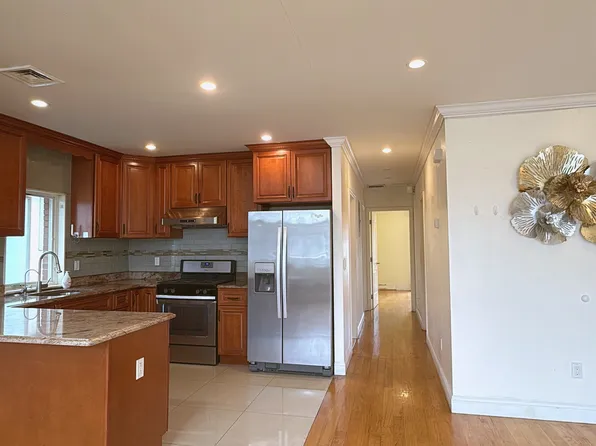 4217 157th St #2, Flushing, NY 11355