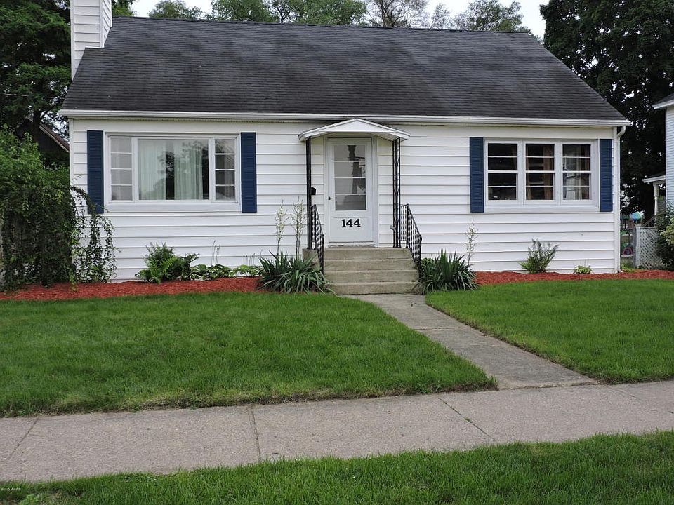 1st image of 144 E Superior St