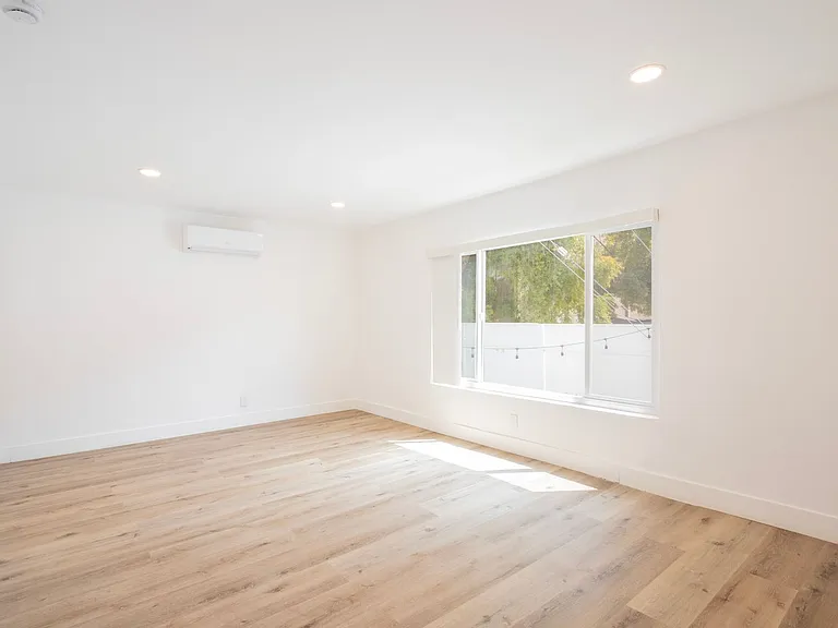 904 N Sierra Bonita Ave — Photo 14