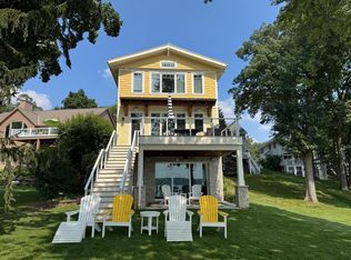 3321 Lake Dr, Hartland, WI 53029