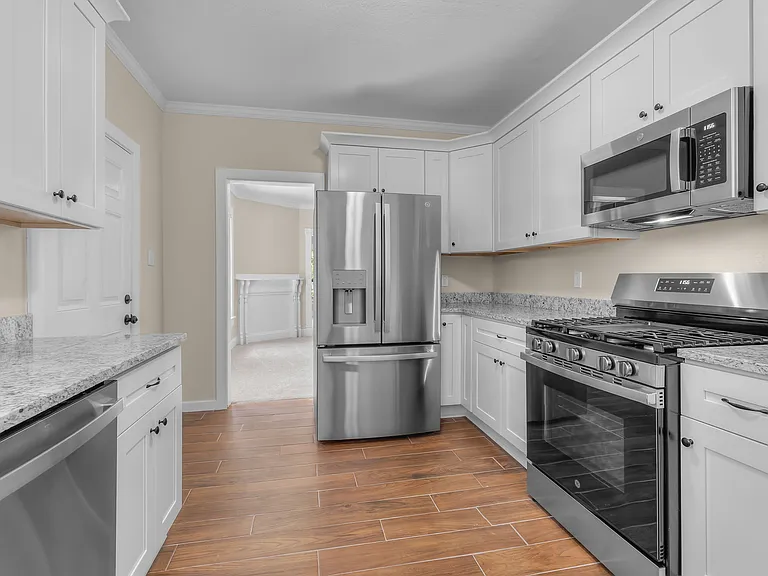1611 McDaniel St #A — Photo 6