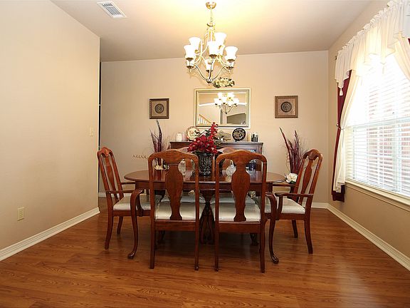 4th image of 5704 Tourmaline Dr