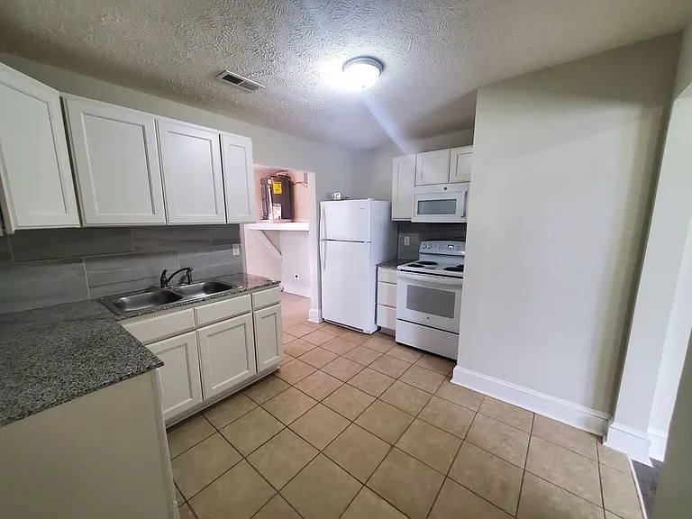 222A Woodrow St — Photo 6