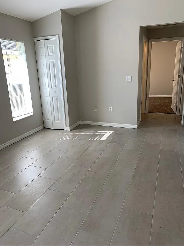 2 bed, 1100 sqft, $1,700 — Photo 2