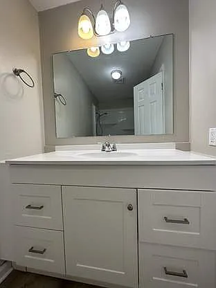 910 Winchester Rd — Photo 8