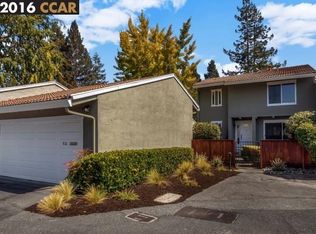 816 Country Club Dr, Moraga, CA 94556