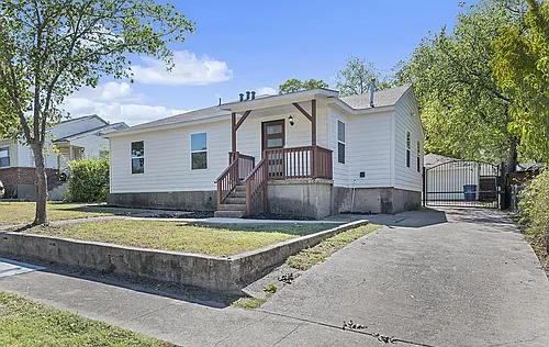 3338 Emmett St Photo 1