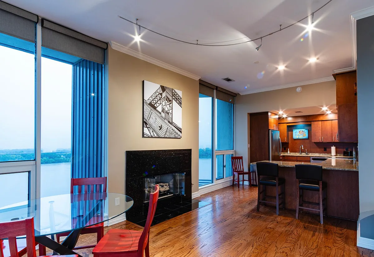 Building Photo - 655 S Riverside Dr #1502