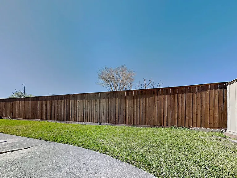 10506 Kirkdale Dr — Photo 18