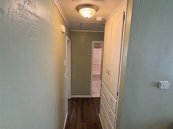 5th image of 417 W Emporia Ave