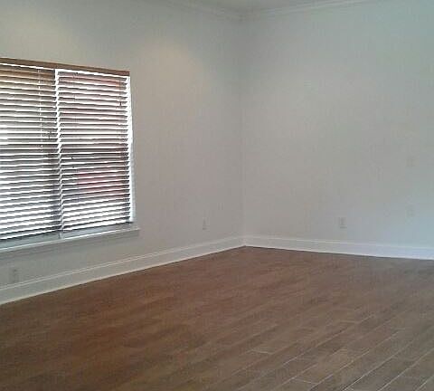 5th image of 2232 Hawick Ln #2232