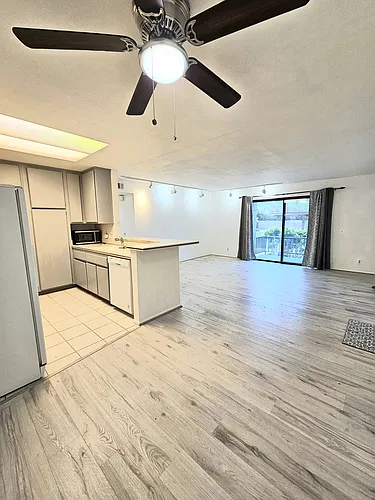 31200 Landau Blvd Photo 1