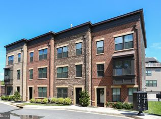 5703 11th St N, Arlington, VA 22205