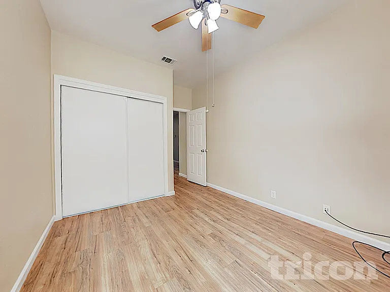 221 Seabury St — Photo 11