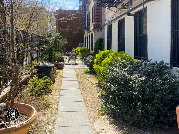 930 Saint Nicholas Avenue image 8 of 10