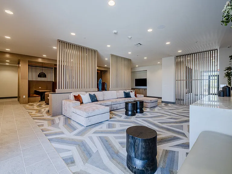 Del Via Apartments — Photo 25