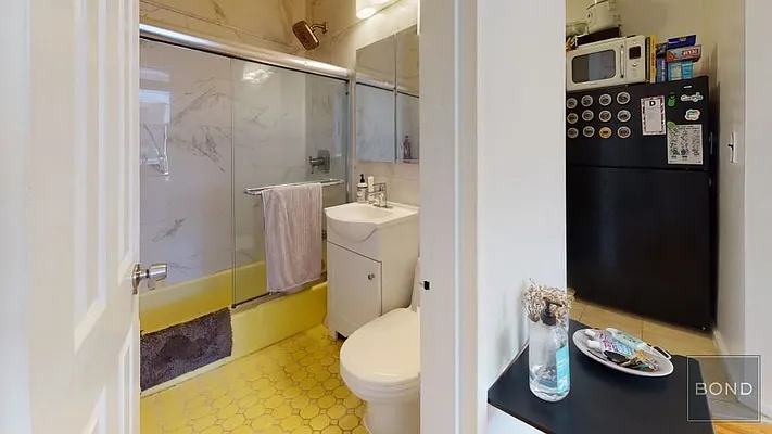 Rented by Bond New York | media 8