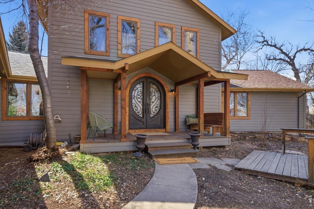 2205 Stonecrest Dr