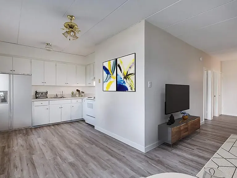 445 Retallack St #16 — Photo 3