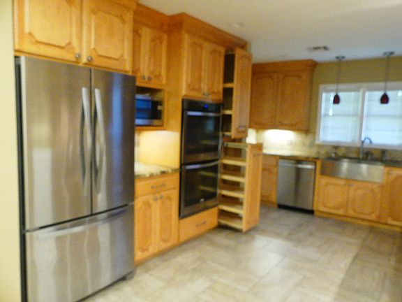 2nd image of 121 E 6th St