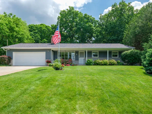 5482 Lindenwood St, Kalamazoo, MI 49004