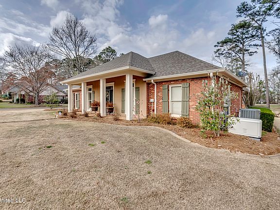 3rd image of 602 Cliffview Dr