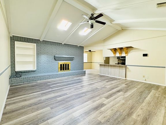 3rd image of 3838 Inglewood Dr