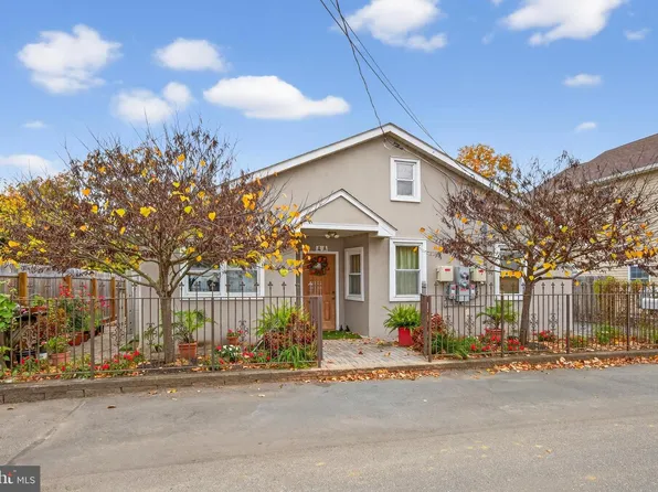 4 5th St, New Egypt, NJ 08533