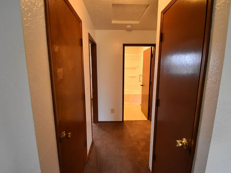 The Garden Apartments 940 — Photo 9
