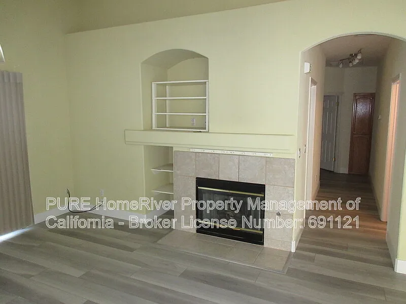 3 bed, 2.0 bath, 1446 sqft, $2,800 — Photo 4