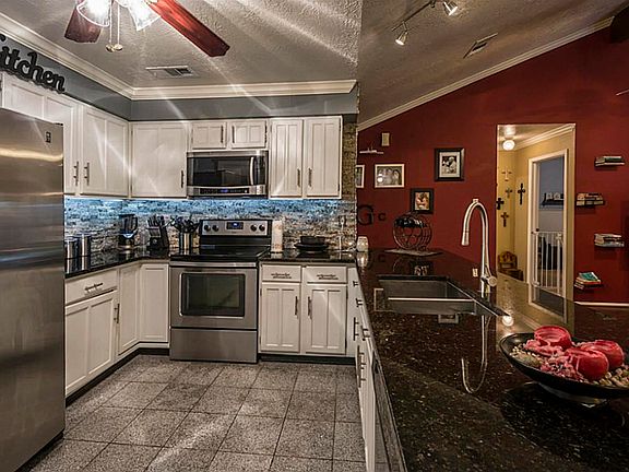 4th image of 19423 Quiet Brook Dr
