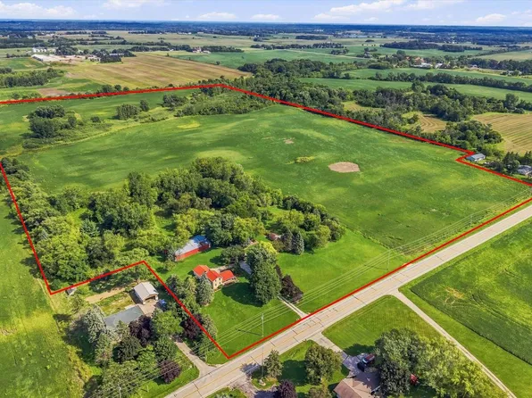 7207 County Highway V, Caledonia, WI 53108