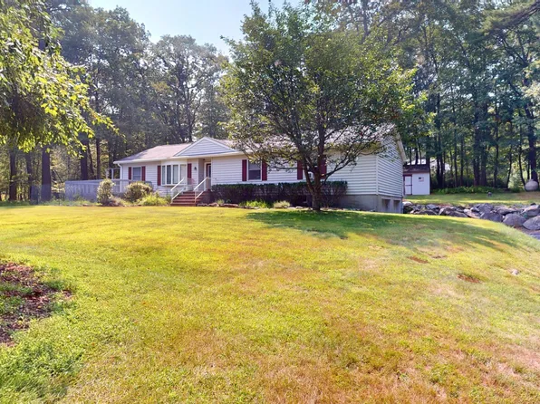 107 Winterberry Dr, Milford, PA 18337