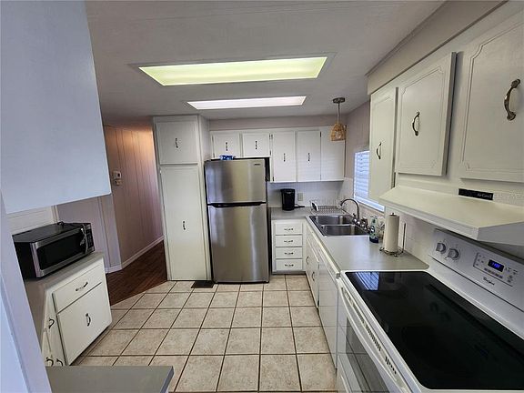 3rd image of 808 53RD AVENUE E #256