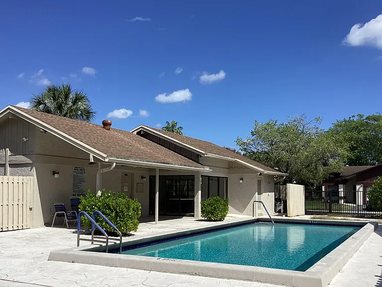 8895 Old Pine Rd — Photo 40