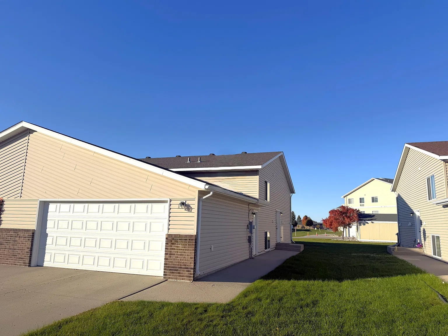 3 bed, 1640 sqft, $1,750 — Photo 1
