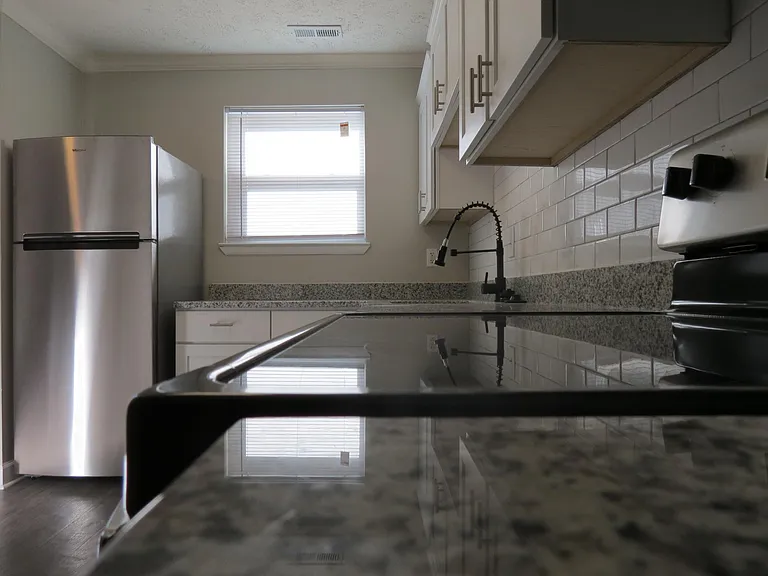 Deane Hill — Photo 1