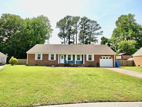 3rd image of 708 Caravelle Dr