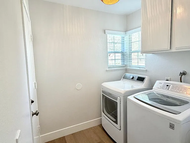 1345 Sunrise Cir N — Photo 25