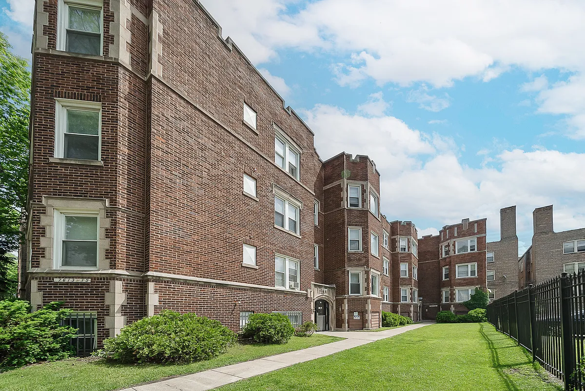 Building Photo - 7615 S Kingston Ave #2