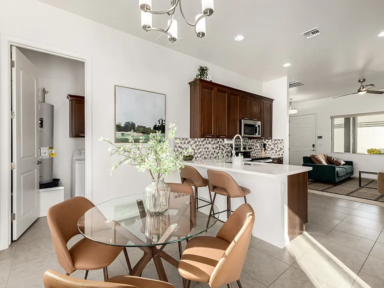 2521 E Jude Ln — Photo 9