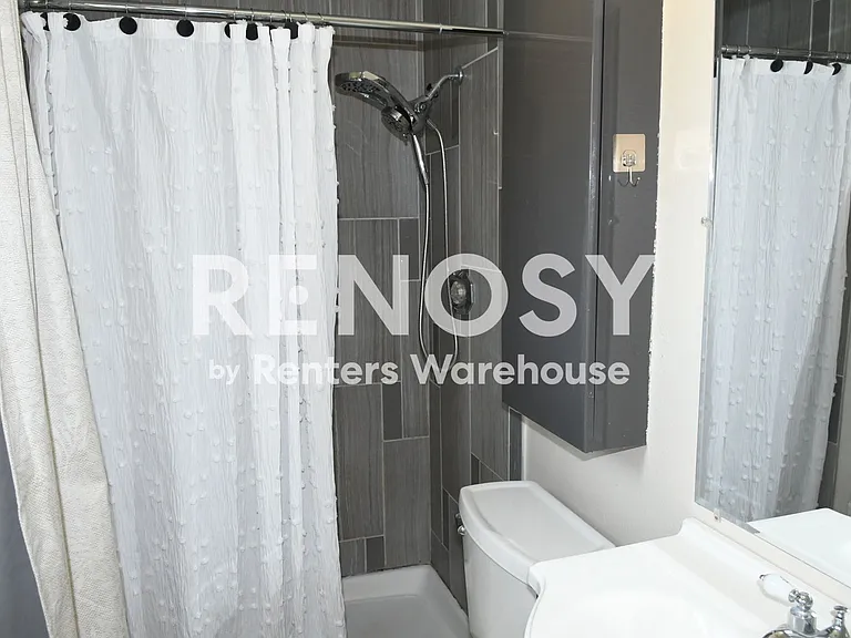 1550 W Pershing Ave — Photo 2