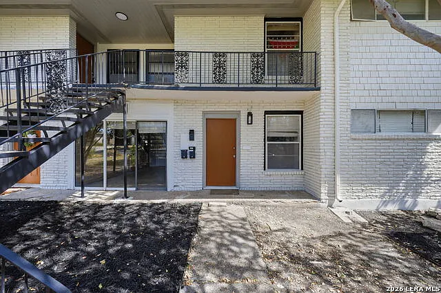 2 bed, 1.0 bath, 900 sqft, $1,400 — Photo 4