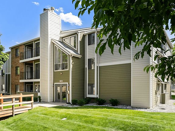 The exterior of our Buildings at Horizon East Apartments.