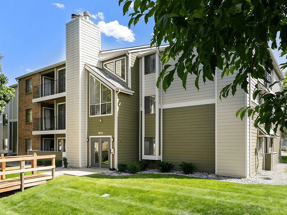 The exterior of our Buildings at Horizon East Apartments.