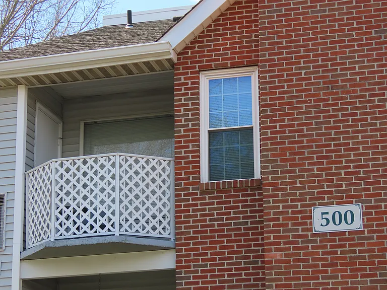 502 Diamond Dr — Photo 2
