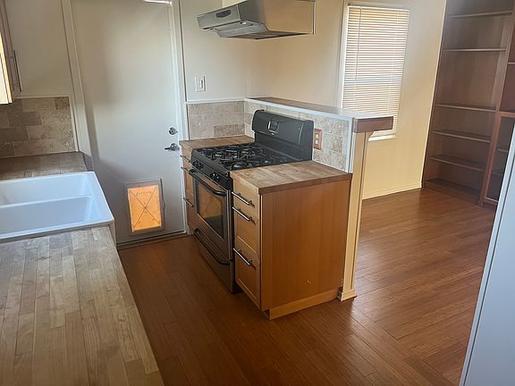 4th image of 12803 McGee Dr